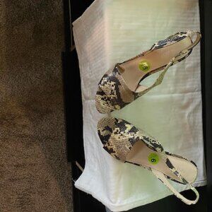 WOMEN SHOES